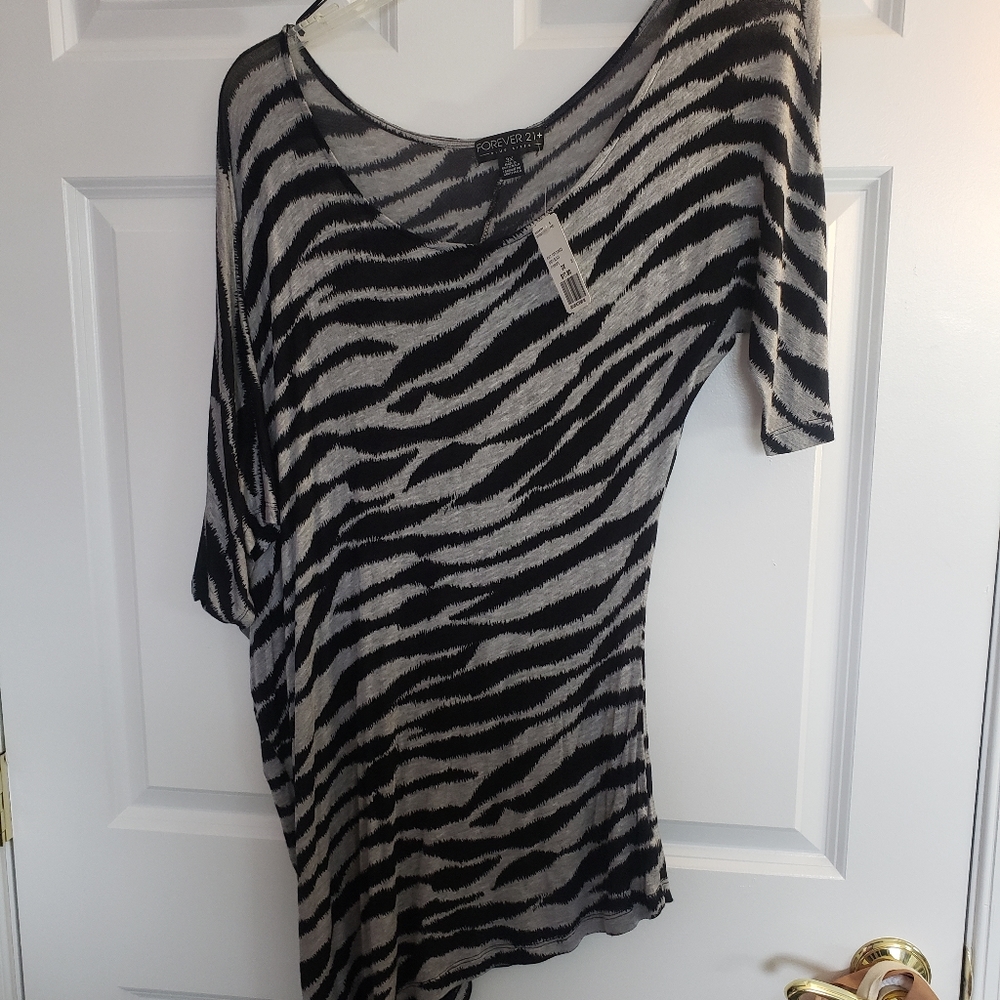 NWT Forever 21+ Zebra Tunic
